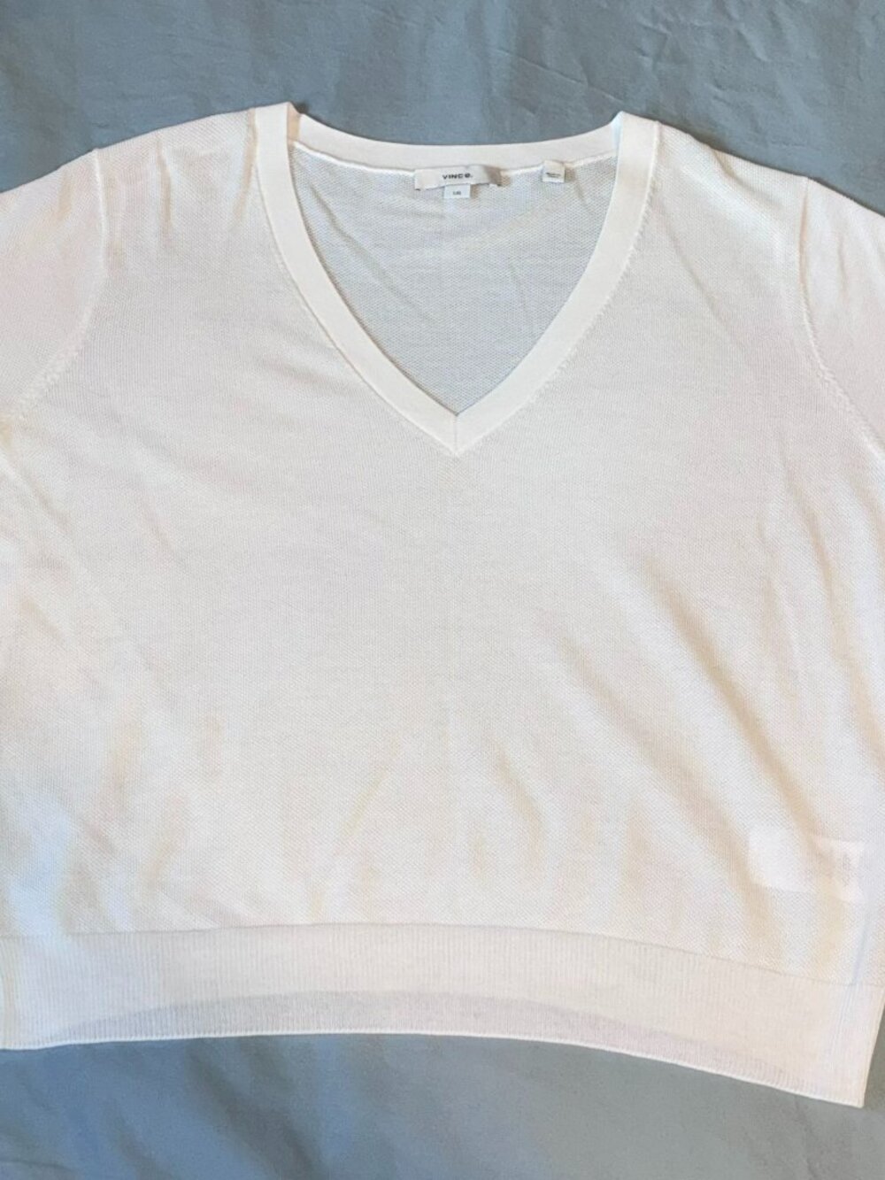 Vince. Fine White Mesh V-Neck Sweater Women's Size Large
